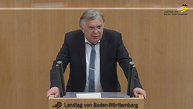 Reinhard Löffler am Redepult