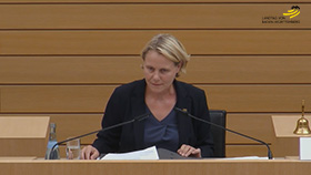 Vorsitzende Christiane Staab im Plenarsaal