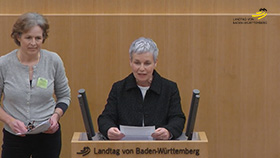 Corinna Fellner und Anja Plesch-Krubner am Rednerpult