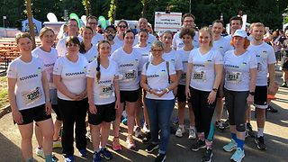 Gruppenfoto des Landtagsteams beim Firmenlauf