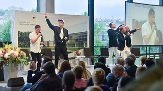 Die A-cappella-Gruppe Füenf auf der Bühne