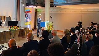 Der Karlsruher OB Dr. Frank Mentrup am Rednerpult