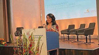 Landtagspräsidentin Muhterem Aras am Rednerpult