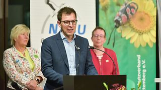 NABU-Vorsitzender Johannes Enssle beim gemeinsamen Grußwort