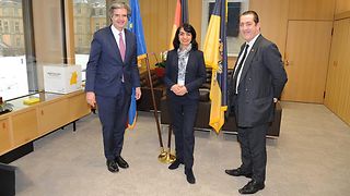 Präsidentin Aras mit Botschafter Delattre und Generalkonsul de Maisonneuve