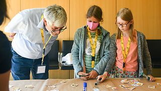 Abgeordnete stellen sich den Fragen der Kinder