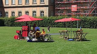 Spielemobil vor dem Landtag