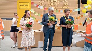 Blumen für die Abgeordneten