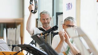 Jochen Haußmann (FDP/DVP) mit Arkordeon