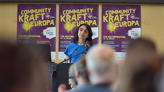 Die Landtagspräsidentin spricht das Grußwort beim CSD-Empfang im Stuttgarter Rathaus.
