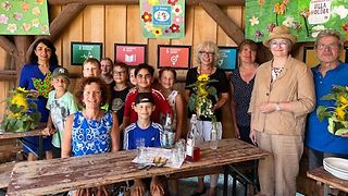 Präsidentin Aras zu Gast im „Suppenstern“, einem Bildungsgarten mit Küche