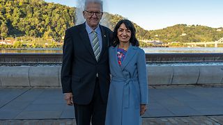 MP Kretschmann links, Landtagspräsidentin Aras rechts