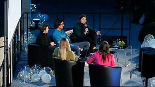 Gesprächsrunde mit dem Journalisten Daniel Moßbrucker, dem Gründer von Buzzard, Dario Nassal, und Helene Reiner vom digitalen Nachrichtenformat "News WG"