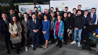 Gruppenbild aller Teilnehmenden