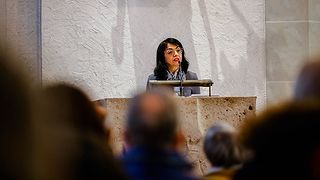 Landtagspräsidentin Aras spricht in der Bussenkirche