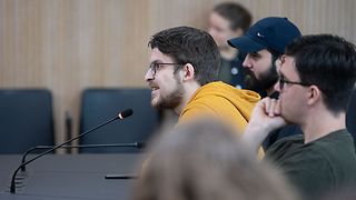 Jugendliche im Gespräch