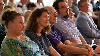 Im Publikum sitzt die Abgeordnete Dr. Dorothea Kliche-Behnke