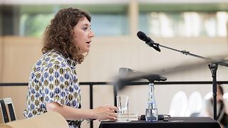 Am Lesetisch: Lena Gorelik