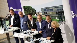 Podiumsdiskussion mit Abgeordneten und DGB