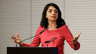 Landtagspräsidentin Aras begrüßt die Gäste