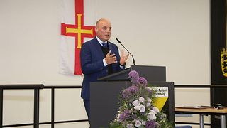 Vizepräsident Daniel Born am Rednerpult