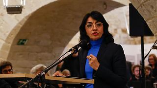 Landtagspräsidentin Frau Aras hält eine Rede 