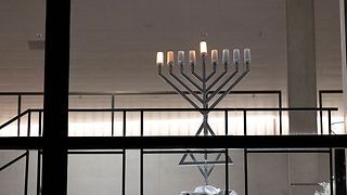 Chanukka-Leuchter in der Lobby des Landtags