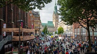 Hunderttausende Menschen in Hamburgs Innenstadt