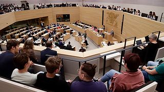 Blick in den Plenarsaal von der Besuchertribüne