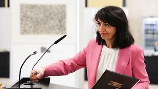 Landtagspräsidentin Aras am Rednerpult
