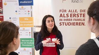Infostand im Rahmen der Veranstaltung Gründung Mädchennetzwerk