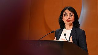 Frau Aras beim Grußwort