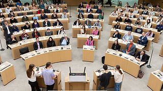 Blick in den Plenarsaal während der Debatten