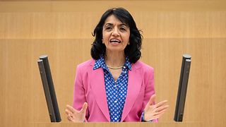 Landtagspräsidentin Muhterem Aras bei ihrem Grußwort