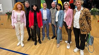 Gruppenbild mit Teilnehmenden