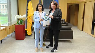 Frau Landtagspräsidentin Aras mit Bürgerbeauftrage Beate Böhlen