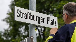Schild Straßburger Platz 