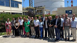 Gruppenbild auf dem LNG-Flüssiggasterminal des Energiekonzerns Enagas