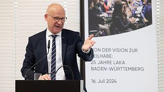 Redner am Pult