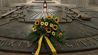 Kranz in der Krypta