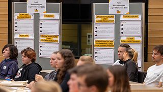 Die Forderungen hängen am Plakat