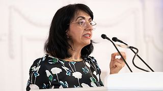 Landtagspräsidentin Aras bei ihrer Rede