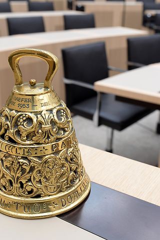 Glocke der Präsidentin / des Präsidenten