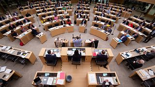 Blick in den Plernarsaal von oben