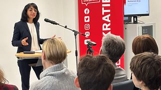 Landtagspräsidentin Muhterem Aras am Rednerpult