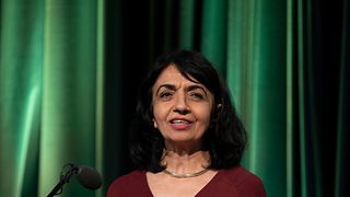 Landtagspräsidentin Muhterem Aras am Rednerpult
