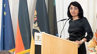 Landtagspräsidentin Muhterem Aras am Rednerpult