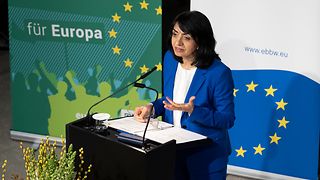 Landtagspräsidentin Muhterem Aras am Rednerpult