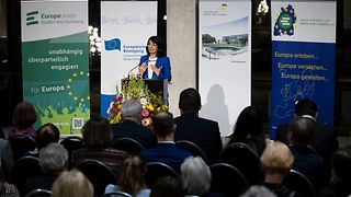 Landtagspräsidentin Muhterem Aras am Rednerpult