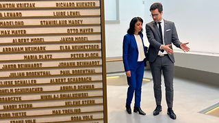 Landtagspräsidentin Muhterem Aras und Freiburgs OB Martin Horn im neuen NS-Dokumentationszentrum